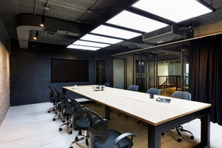 合肥傳媒公司辦公室裝修設(shè)計(jì)在工廠(chǎng)風(fēng)基礎(chǔ)上增添潮流感